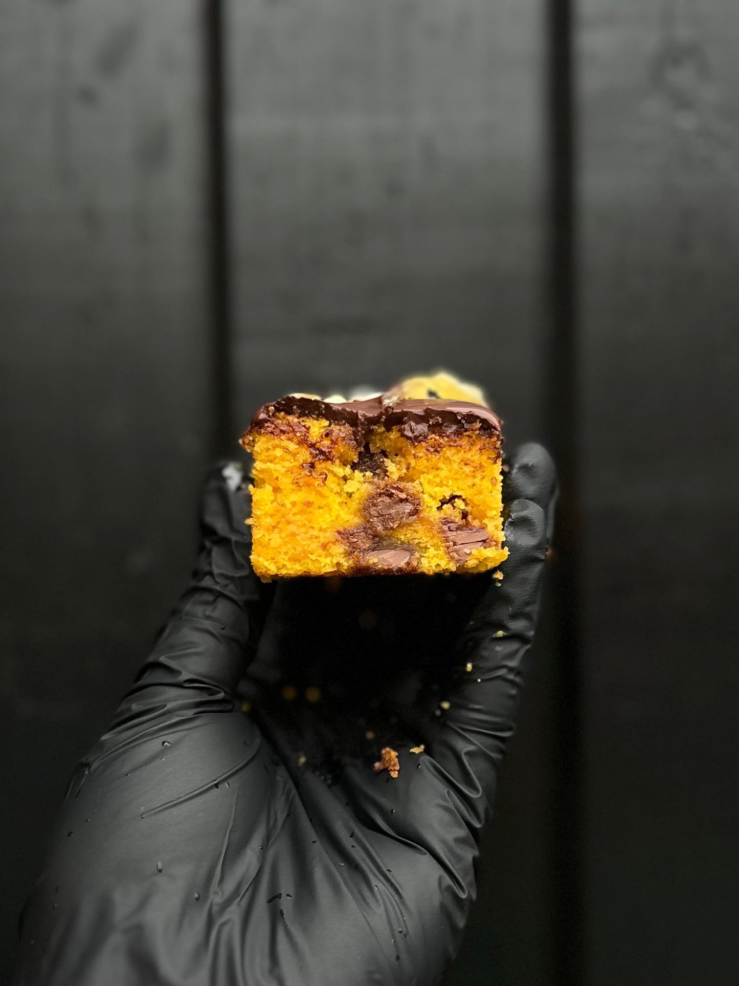 Flourless orange and almond cake with chocolate ganache