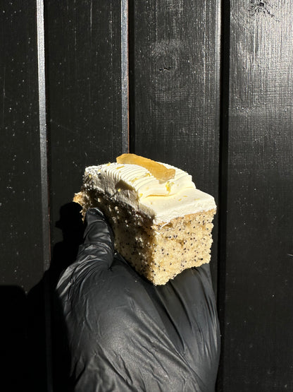 Lemon and poppy seed cake