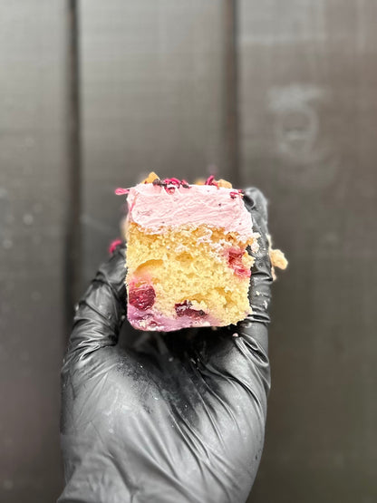Lemon and blueberry cake