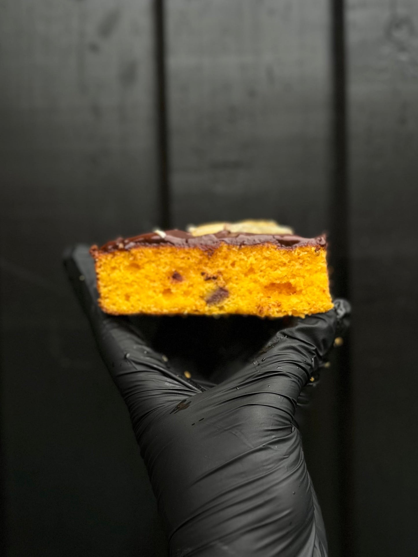 Flourless orange and almond cake with chocolate ganache