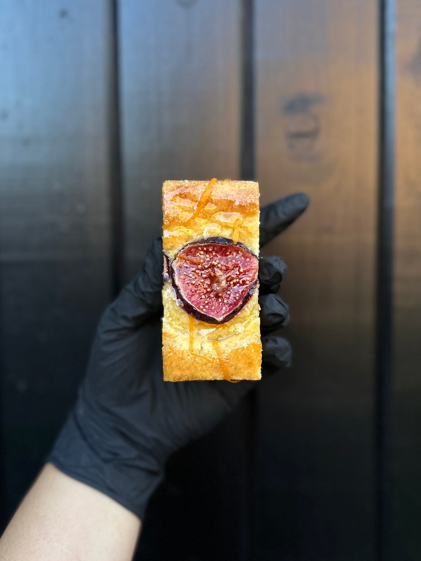 Yogurt and orange cake with Figs