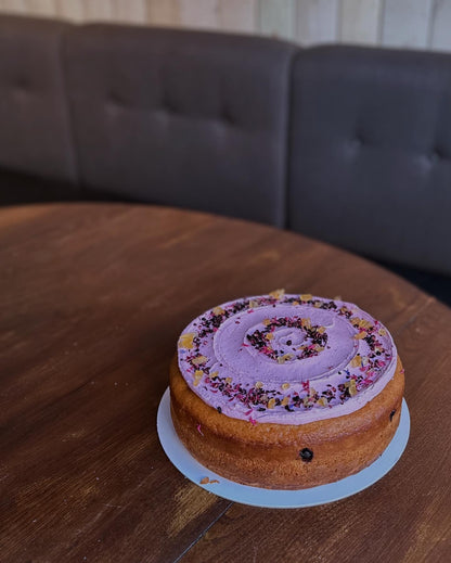 Lemon and blueberry cake