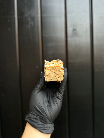 Apple cake with Brown butter cream and dulce de leche