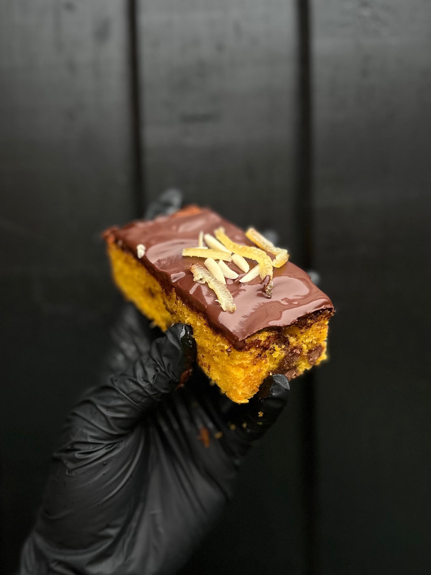 Flourless orange and almond cake with chocolate ganache