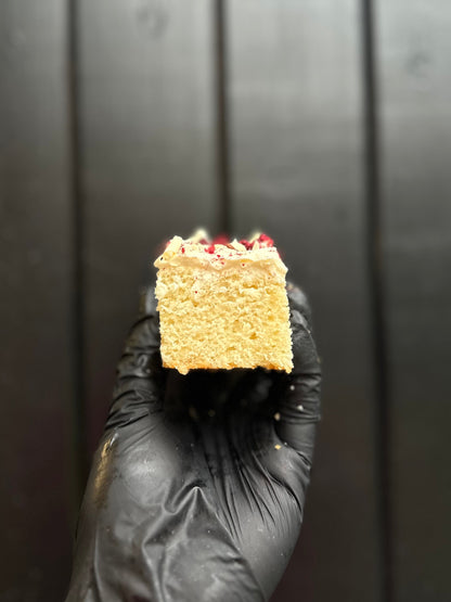 Vanilla sponge with blackberries and white chocolate cream